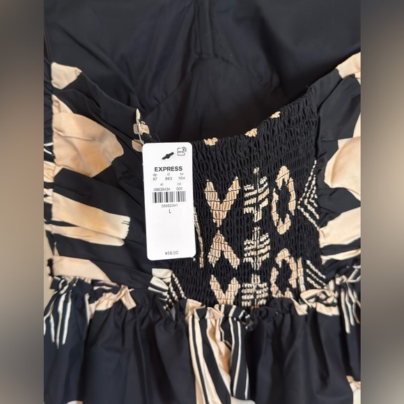 Express Printed Halter Neck Ruched
Peplum Top - Picture 4 of 4